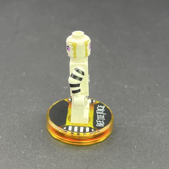 LEGO Beetlejuice Minifigure - 71349 DIMENSIONS With Disc Base - Picture 2 of 4